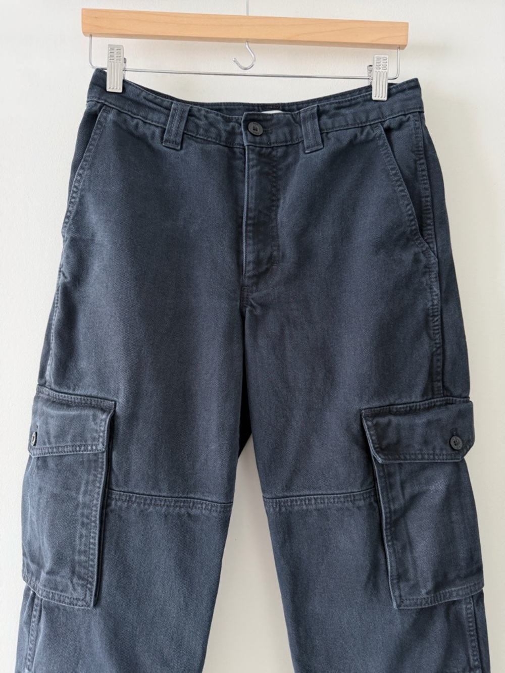 TNA Aritzia Dark Grey Cargo Pants Wide Leg Utility Size 6 - Picture 3 of 10